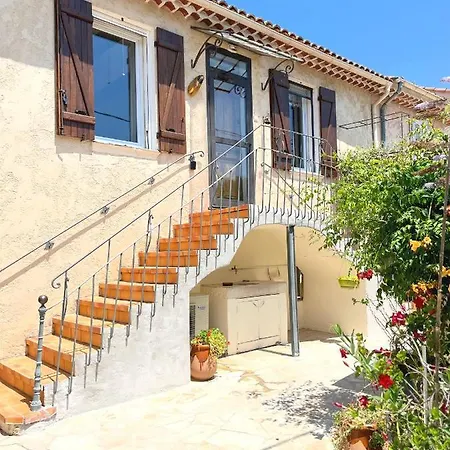 Provencal Et Son Terrain De Petanque Holiday home